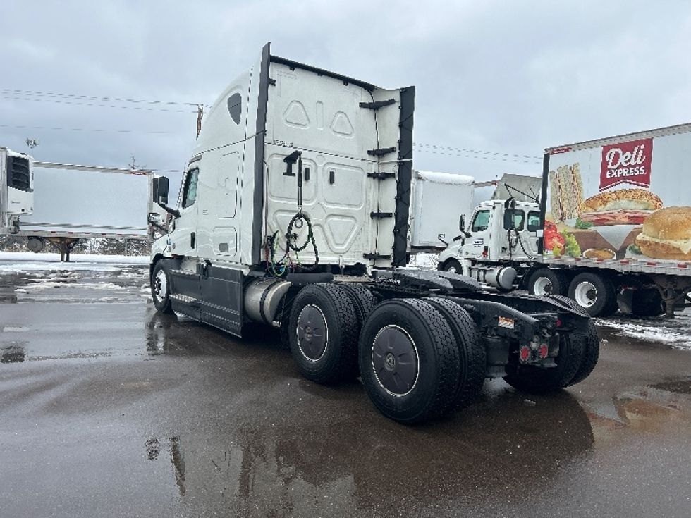 Sleeper Tractor-Heavy Duty Tractors-Freightliner-2023-T12664ST-Brooklyn Park-MN-621,859\n\t\tmiles-$ 58,750 - Image 5