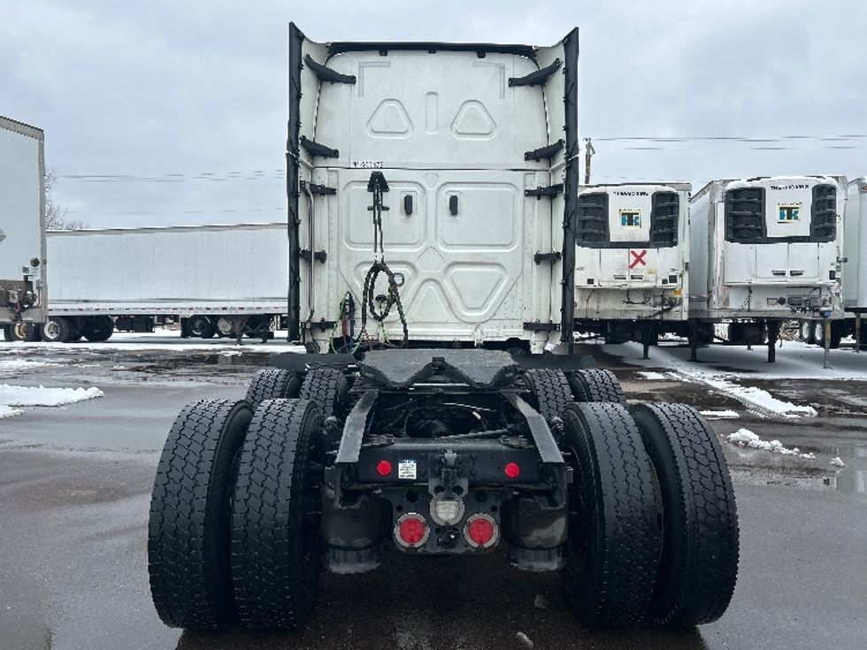 Sleeper Tractor-Heavy Duty Tractors-Freightliner-2023-T12664ST-Brooklyn Park-MN-621,859\n\t\tmiles-$ 58,750 - Image 6
