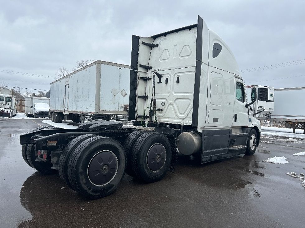 Sleeper Tractor-Heavy Duty Tractors-Freightliner-2023-T12664ST-Brooklyn Park-MN-621,859\n\t\tmiles-$ 58,750 - Image 7