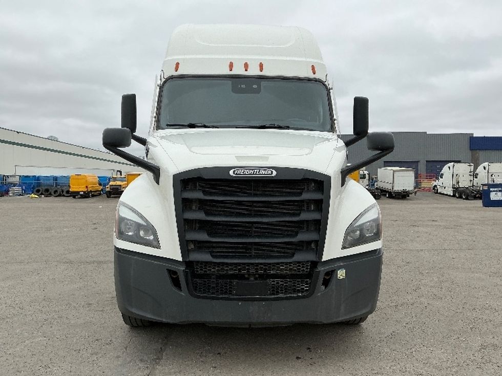 Sleeper Tractor-Heavy Duty Tractors-Freightliner-2023-T12664ST-Calgary-AB-532,298\n\t\tkm-$ 120,000 - Image 2