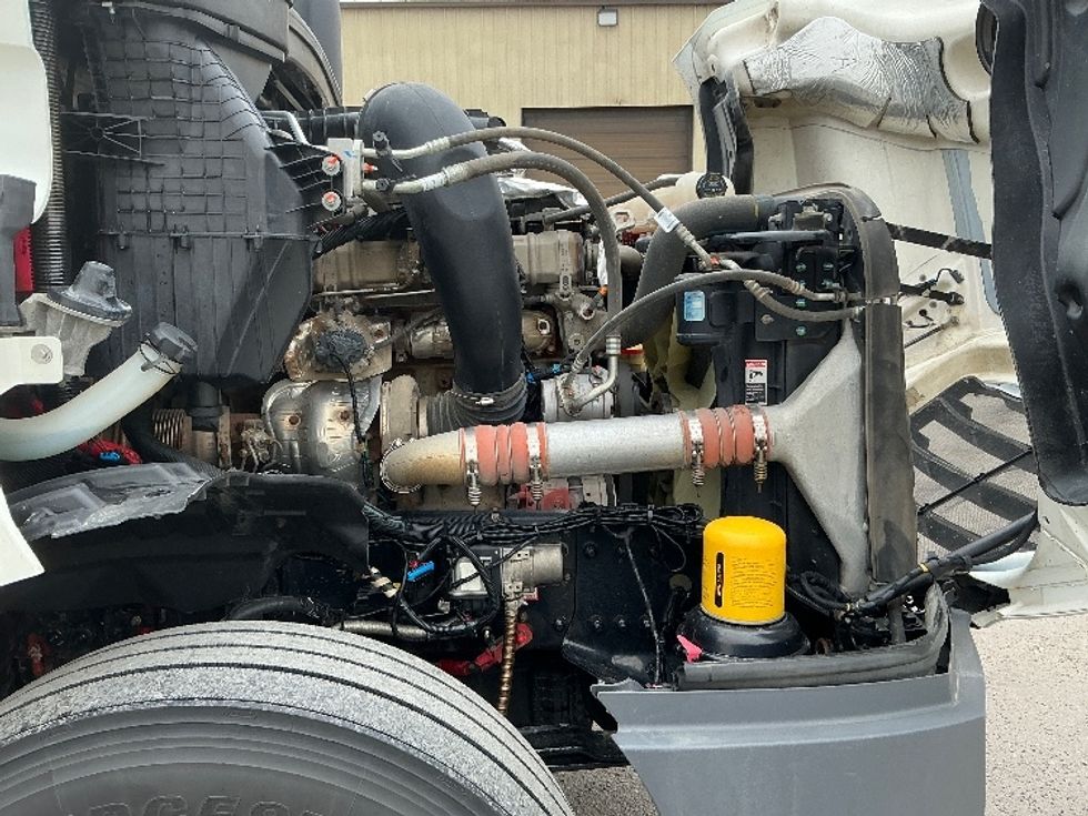 Sleeper Tractor-Heavy Duty Tractors-Freightliner-2023-T12664ST-Calgary-AB-532,298\n\t\tkm-$ 120,000 - Image 20