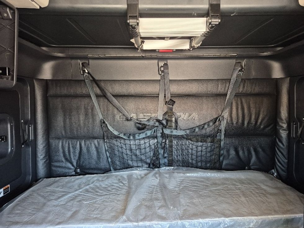 Sleeper Tractor-Heavy Duty Tractors-Freightliner-2023-T12664ST-Chicago (Chicago Ridge)-IL-597,337\n\t\tmiles-$ 61,250 - Image 16