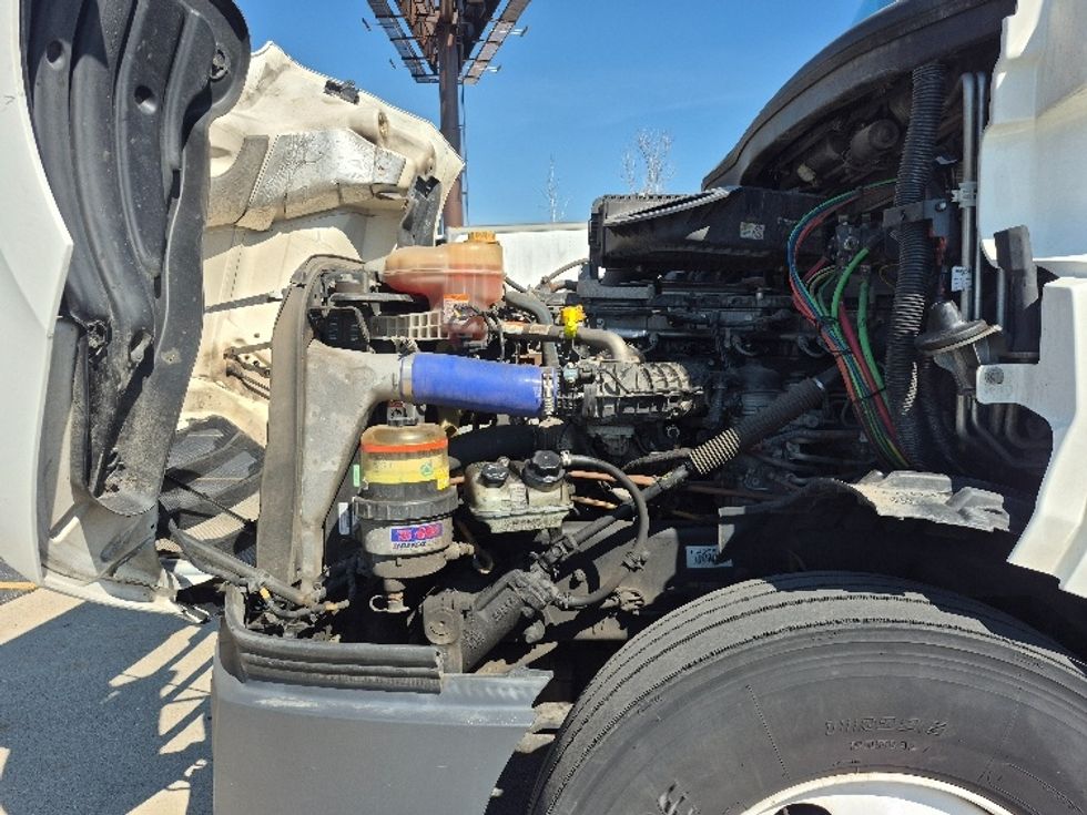 Sleeper Tractor-Heavy Duty Tractors-Freightliner-2023-T12664ST-Chicago (Chicago Ridge)-IL-597,337\n\t\tmiles-$ 61,250 - Image 20