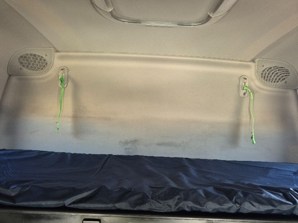 Sleeper Tractor-Heavy Duty Tractors-Freightliner-2023-T12664ST-Chicago (Chicago Ridge)-IL-597,337\n\t\tmiles-$ 61,250 - Image 22