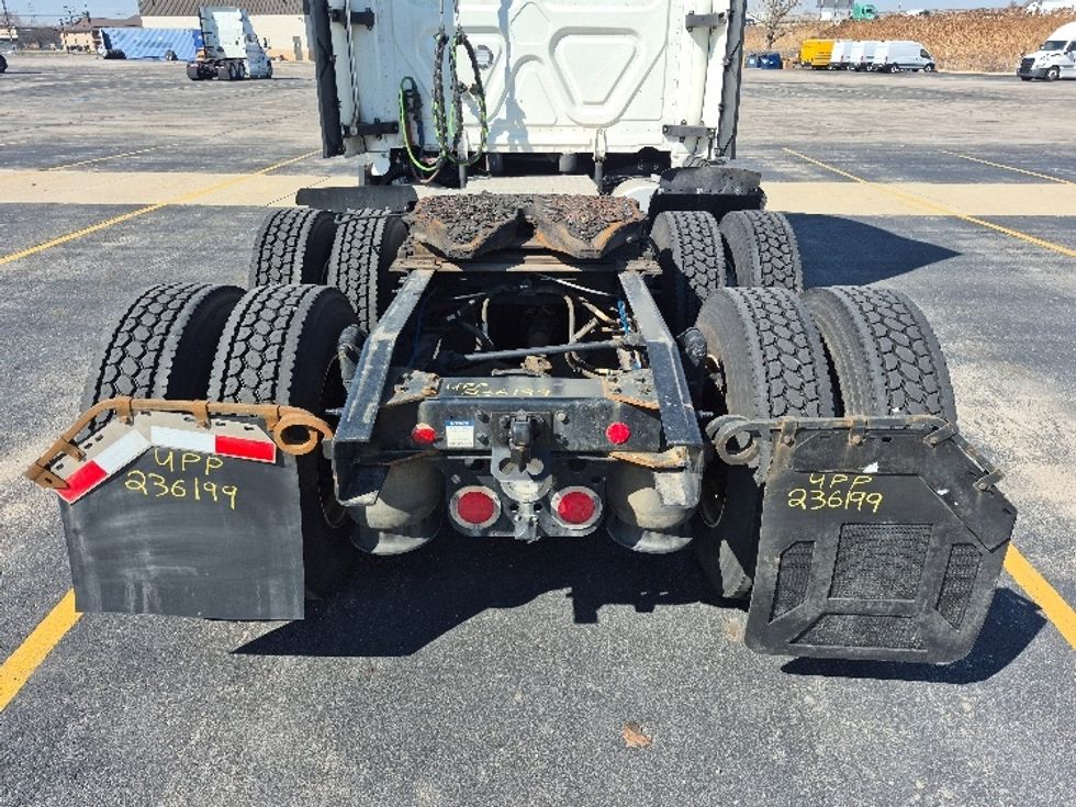 Sleeper Tractor-Heavy Duty Tractors-Freightliner-2023-T12664ST-Chicago (Chicago Ridge)-IL-597,337\n\t\tmiles-$ 61,250 - Image 6