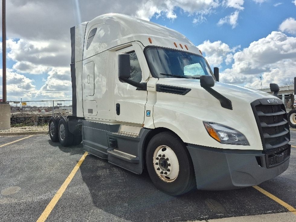 Sleeper Tractor-Heavy Duty Tractors-Freightliner-2023-T12664ST-Chicago (Chicago Ridge)-IL-629,383\n\t\tmiles-$ 56,250 - Image 1