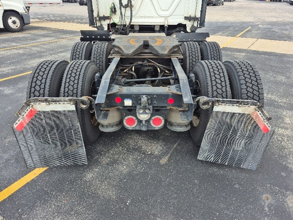 Sleeper Tractor-Heavy Duty Tractors-Freightliner-2023-T12664ST-Chicago (Chicago Ridge)-IL-629,383\n\t\tmiles-$ 56,250 - Image 6