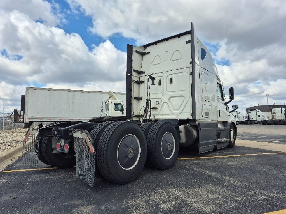 Sleeper Tractor-Heavy Duty Tractors-Freightliner-2023-T12664ST-Chicago (Chicago Ridge)-IL-629,383\n\t\tmiles-$ 56,250 - Image 7