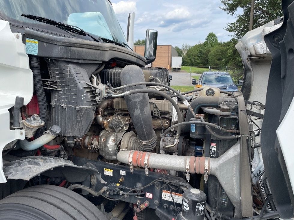 Sleeper Tractor-Heavy Duty Tractors-Freightliner-2023-T12664ST-Conover-NC-507,281\n\t\tmiles-$ 79,750 - Image 20