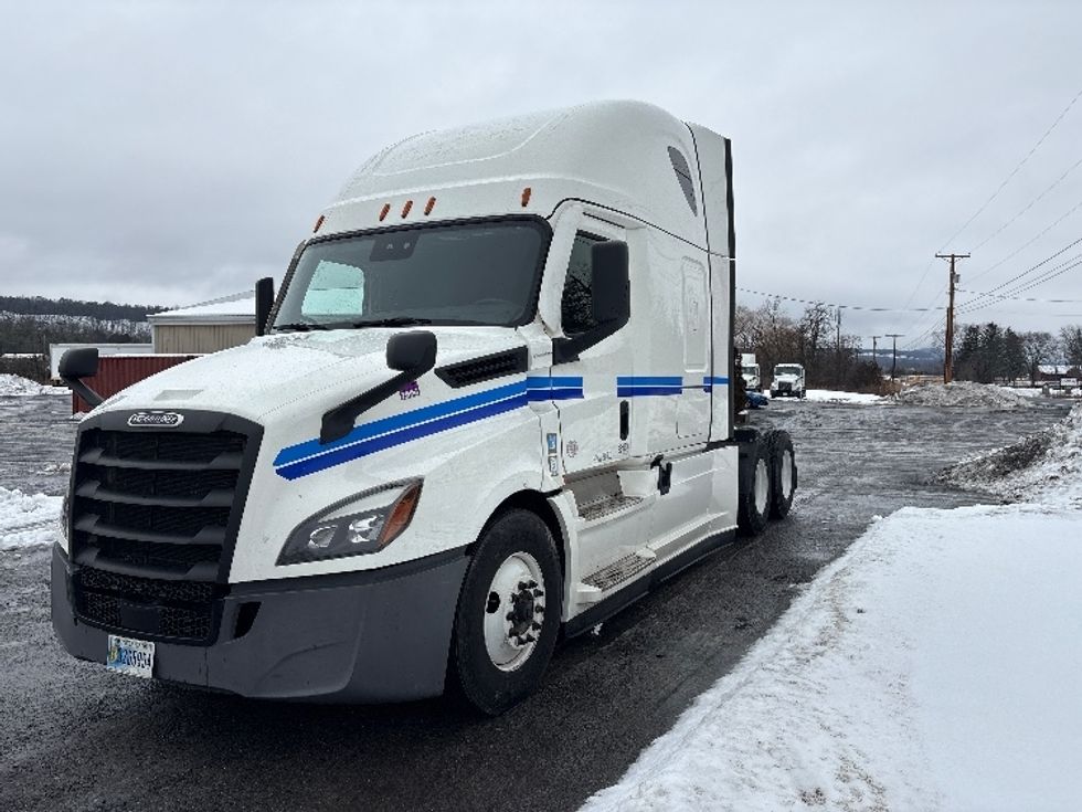 Sleeper Tractor-Heavy Duty Tractors-Freightliner-2023-T12664ST-Coxsackie-NY-659,179\n\t\tmiles-$ 55,750 - Image 3