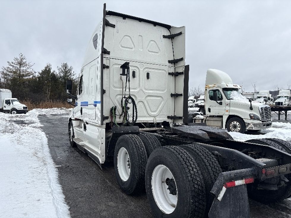 Sleeper Tractor-Heavy Duty Tractors-Freightliner-2023-T12664ST-Coxsackie-NY-659,179\n\t\tmiles-$ 55,750 - Image 5