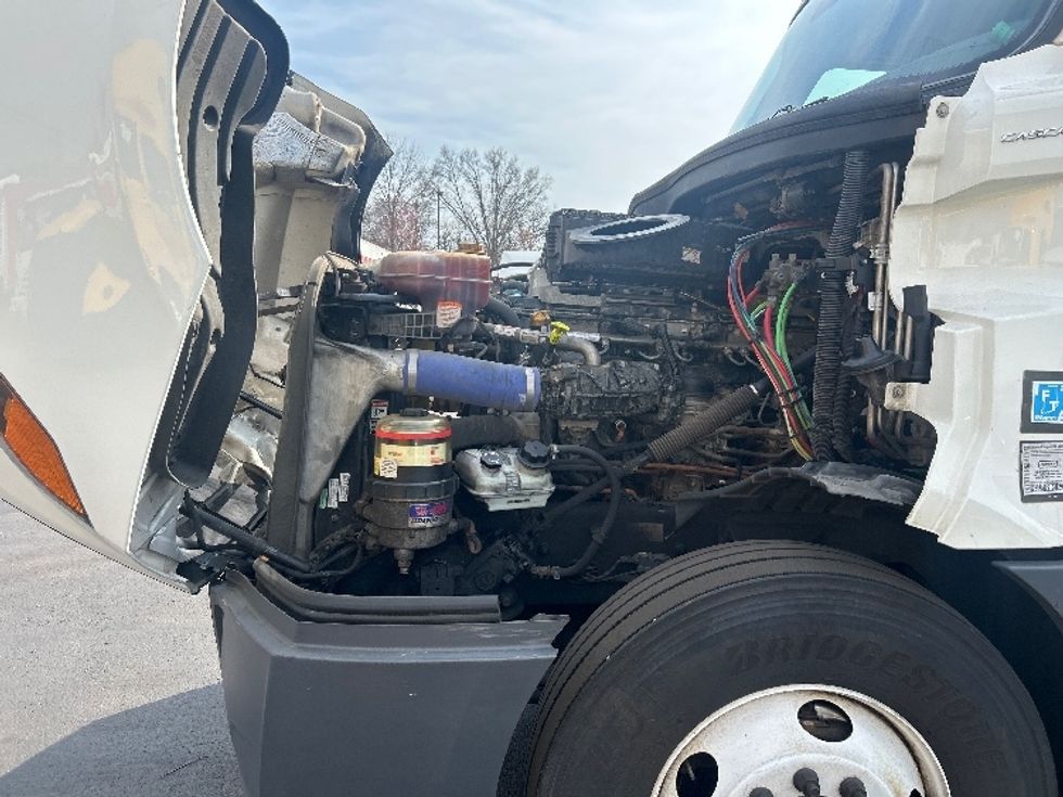 Sleeper Tractor-Heavy Duty Tractors-Freightliner-2023-T12664ST-Cranbury-NJ-635,507\n\t\tmiles-$ 58,750 - Image 21