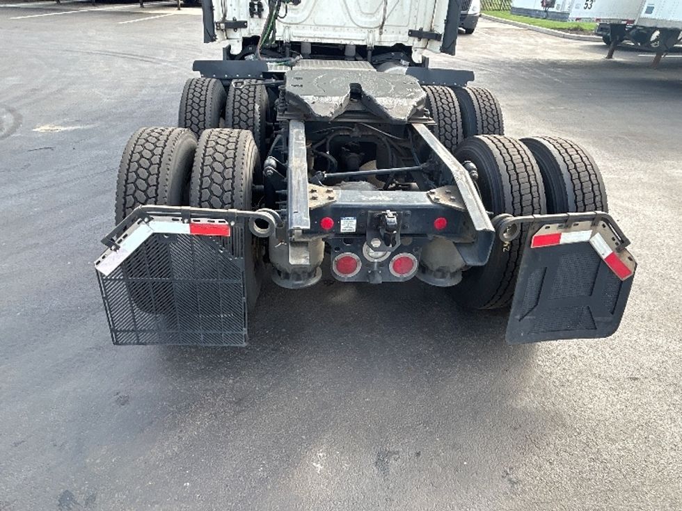 Sleeper Tractor-Heavy Duty Tractors-Freightliner-2023-T12664ST-Cranbury-NJ-635,507\n\t\tmiles-$ 58,750 - Image 6