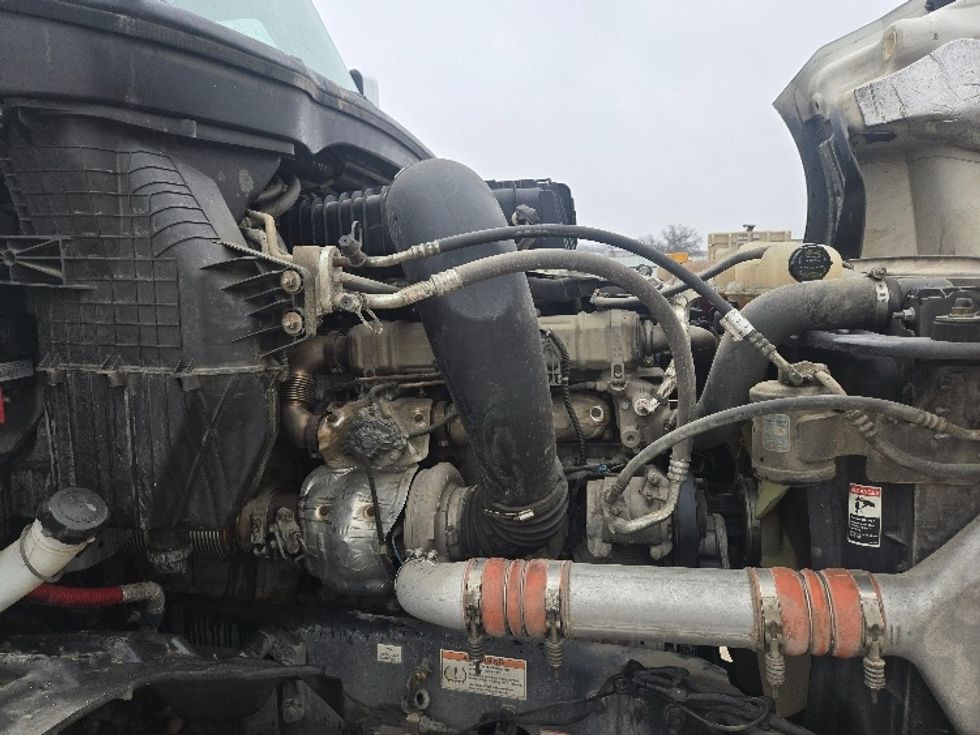 Sleeper Tractor-Heavy Duty Tractors-Freightliner-2023-T12664ST-Dallas-TX-305,380\n\t\tmiles-$ 101,500 - Image 20