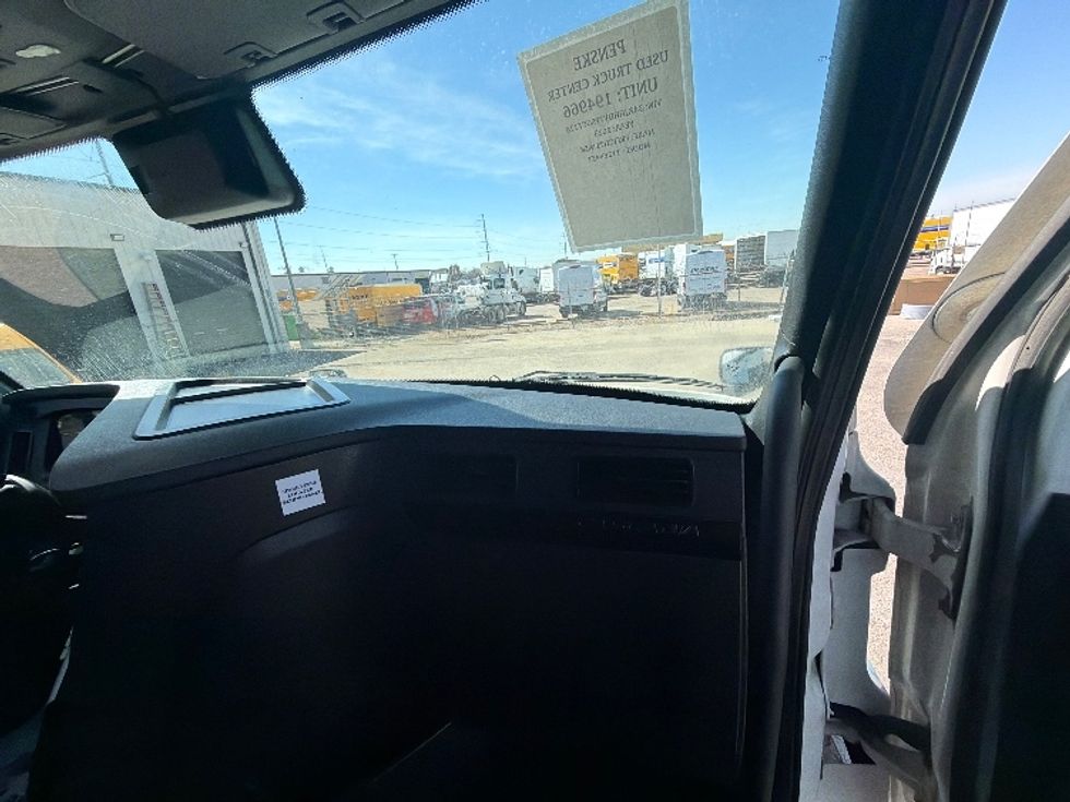 Sleeper Tractor-Heavy Duty Tractors-Freightliner-2023-T12664ST-Dallas-TX-330,795\n\t\tmiles-$ 95,750 - Image 14