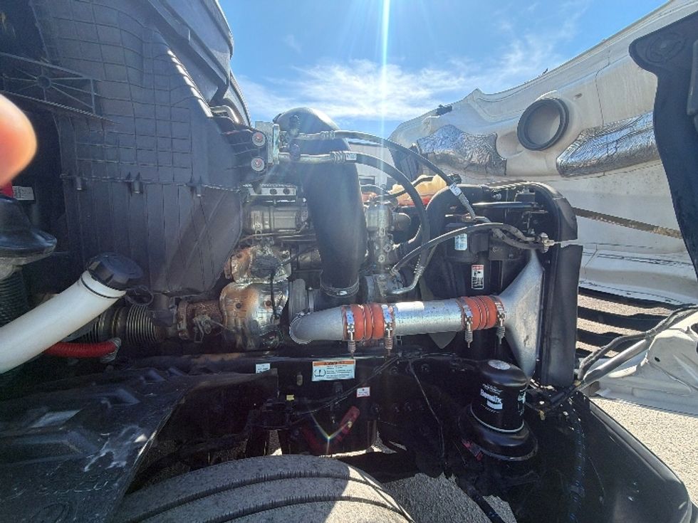 Sleeper Tractor-Heavy Duty Tractors-Freightliner-2023-T12664ST-Dallas-TX-330,795\n\t\tmiles-$ 95,750 - Image 20