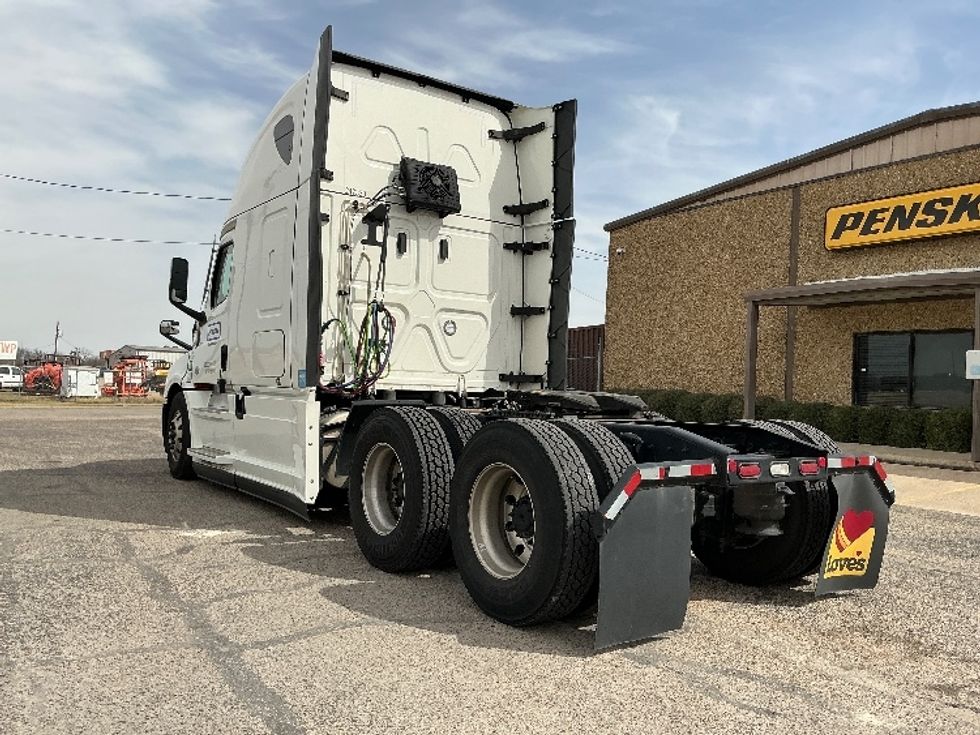 Sleeper Tractor-Heavy Duty Tractors-Freightliner-2023-T12664ST-Dallas-TX-335,858\n\t\tmiles-$ 98,750 - Image 5