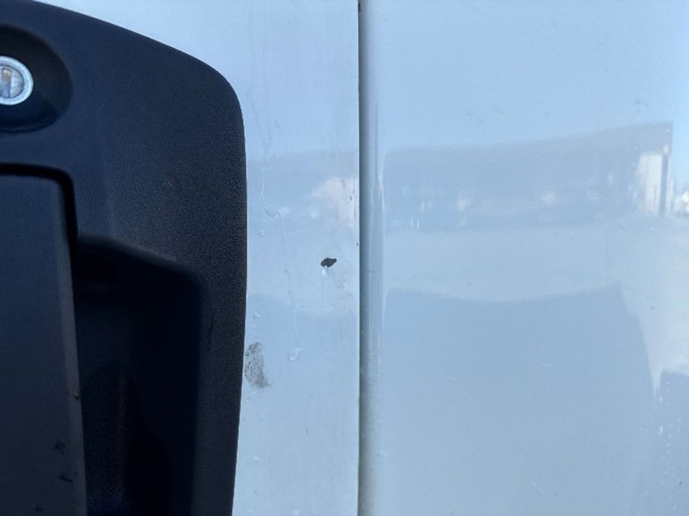 Sleeper Tractor-Heavy Duty Tractors-Freightliner-2023-T12664ST-Dallas-TX-419,808\n\t\tmiles-$ 86,500 - Image 22