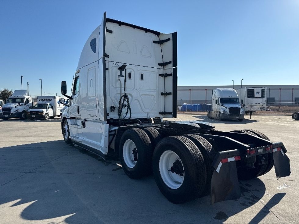 Sleeper Tractor-Heavy Duty Tractors-Freightliner-2023-T12664ST-Dallas-TX-419,808\n\t\tmiles-$ 86,500 - Image 5