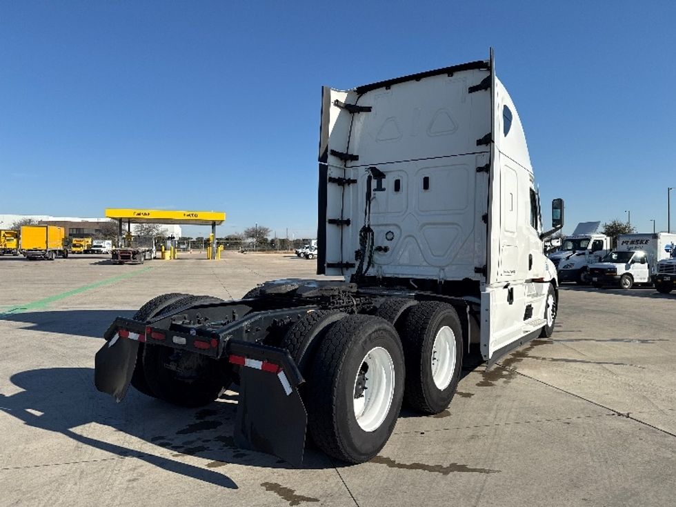 Sleeper Tractor-Heavy Duty Tractors-Freightliner-2023-T12664ST-Dallas-TX-419,808\n\t\tmiles-$ 86,500 - Image 7