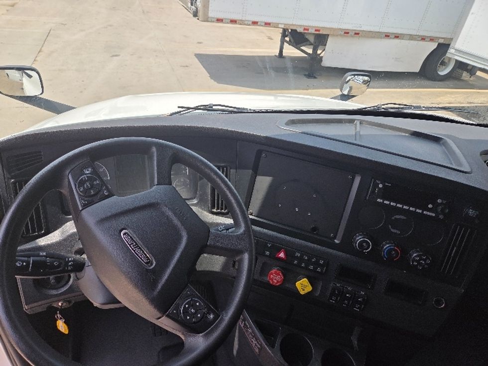 Sleeper Tractor-Heavy Duty Tractors-Freightliner-2023-T12664ST-Dallas-TX-544,296\n\t\tmiles-$ 79,250 - Image 11