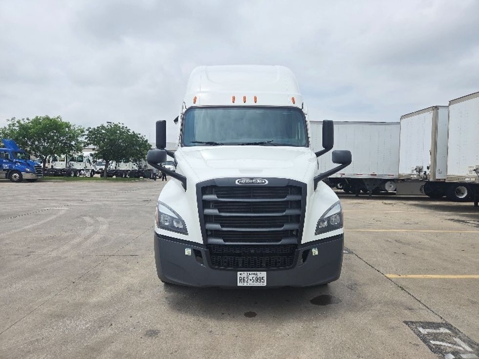 Sleeper Tractor-Heavy Duty Tractors-Freightliner-2023-T12664ST-Dallas-TX-544,296\n\t\tmiles-$ 79,250 - Image 2