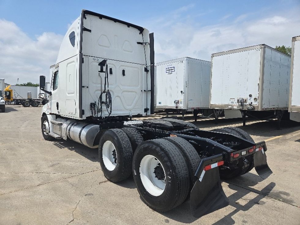 Sleeper Tractor-Heavy Duty Tractors-Freightliner-2023-T12664ST-Dallas-TX-544,296\n\t\tmiles-$ 79,250 - Image 5
