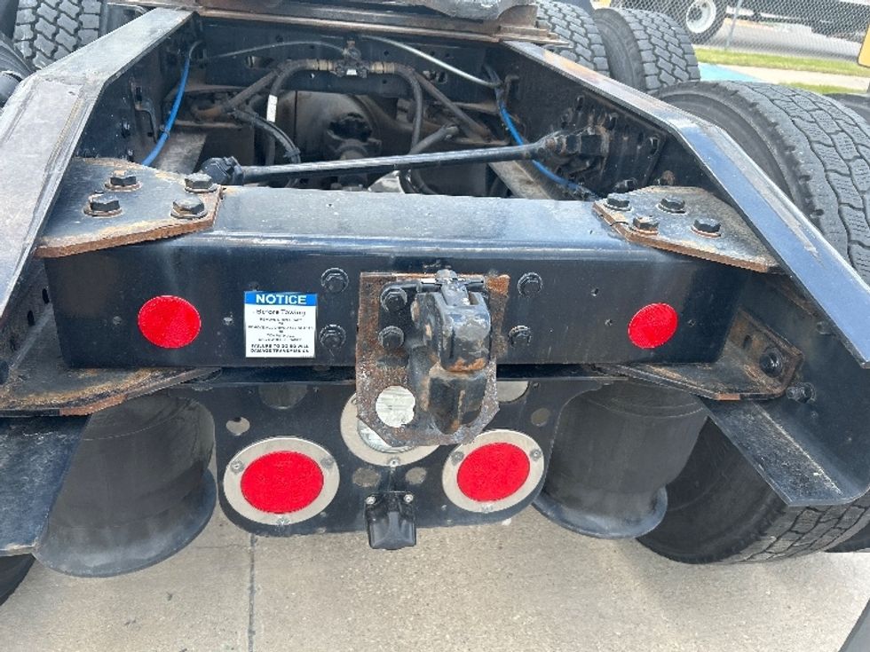 Sleeper Tractor-Heavy Duty Tractors-Freightliner-2023-T12664ST-Dallas-TX-544,656\n\t\tmiles-$ 72,750 - Image 21