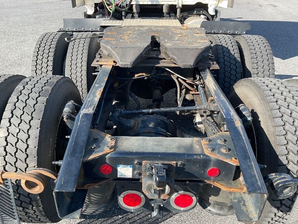 Sleeper Tractor-Heavy Duty Tractors-Freightliner-2023-T12664ST-Dayton-NJ-595,062\n\t\tmiles-$ 72,500 - Image 6