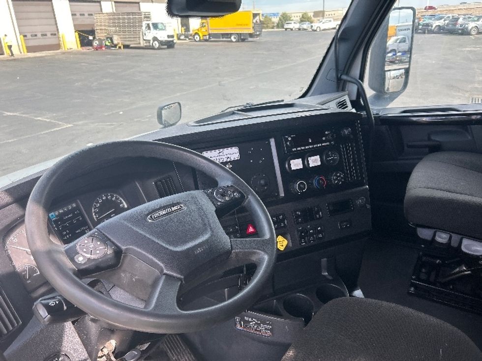 Sleeper Tractor-Heavy Duty Tractors-Freightliner-2023-T12664ST-Denver-CO-540,774\n\t\tmiles-$ 74,750 - Image 10
