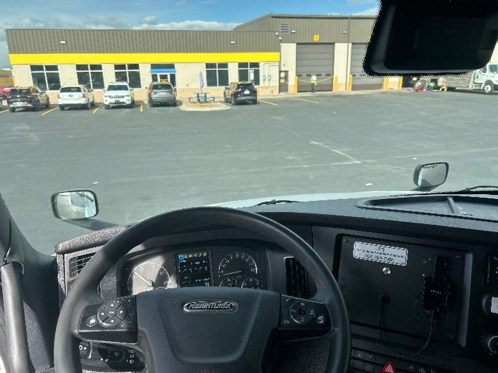 Sleeper Tractor-Heavy Duty Tractors-Freightliner-2023-T12664ST-Denver-CO-540,774\n\t\tmiles-$ 74,750 - Image 11