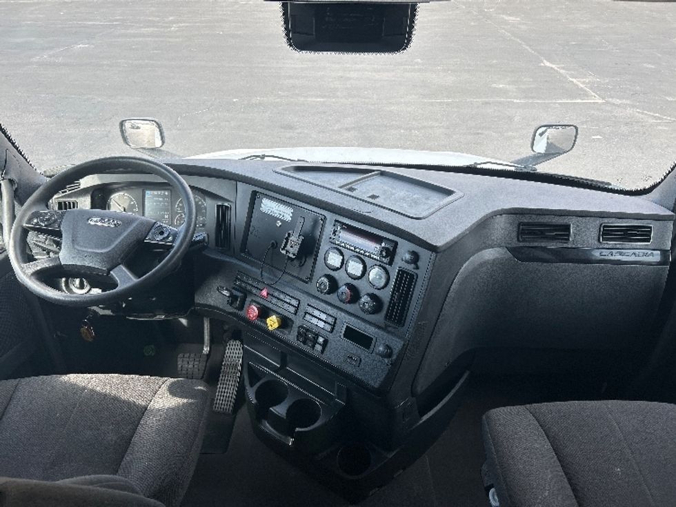 Sleeper Tractor-Heavy Duty Tractors-Freightliner-2023-T12664ST-Denver-CO-540,774\n\t\tmiles-$ 74,750 - Image 12