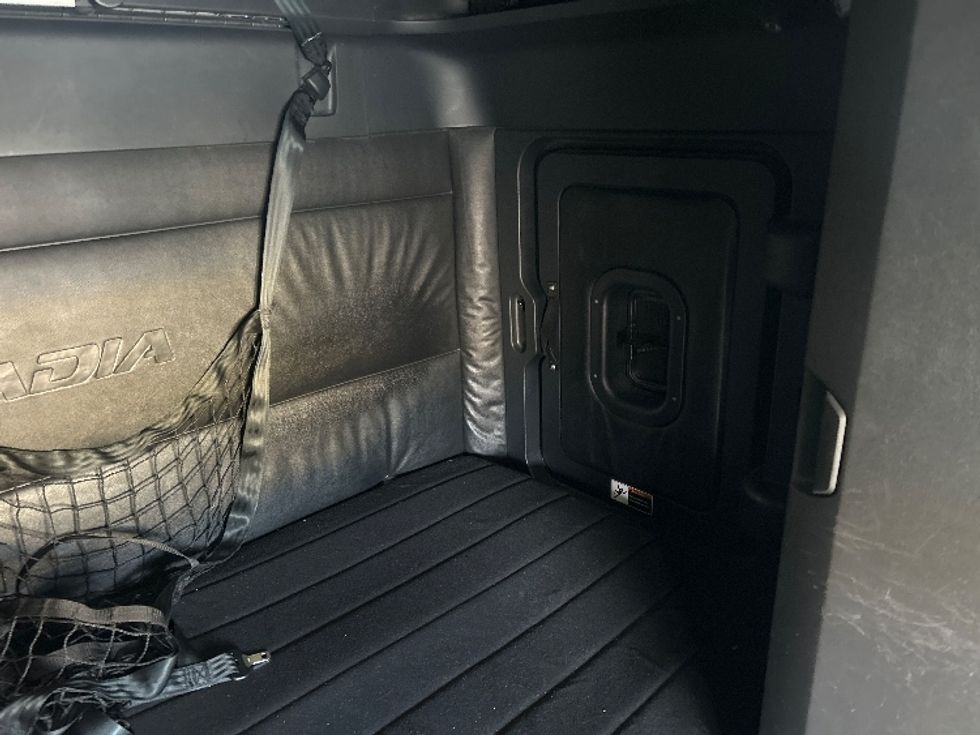 Sleeper Tractor-Heavy Duty Tractors-Freightliner-2023-T12664ST-Denver-CO-540,774\n\t\tmiles-$ 74,750 - Image 18