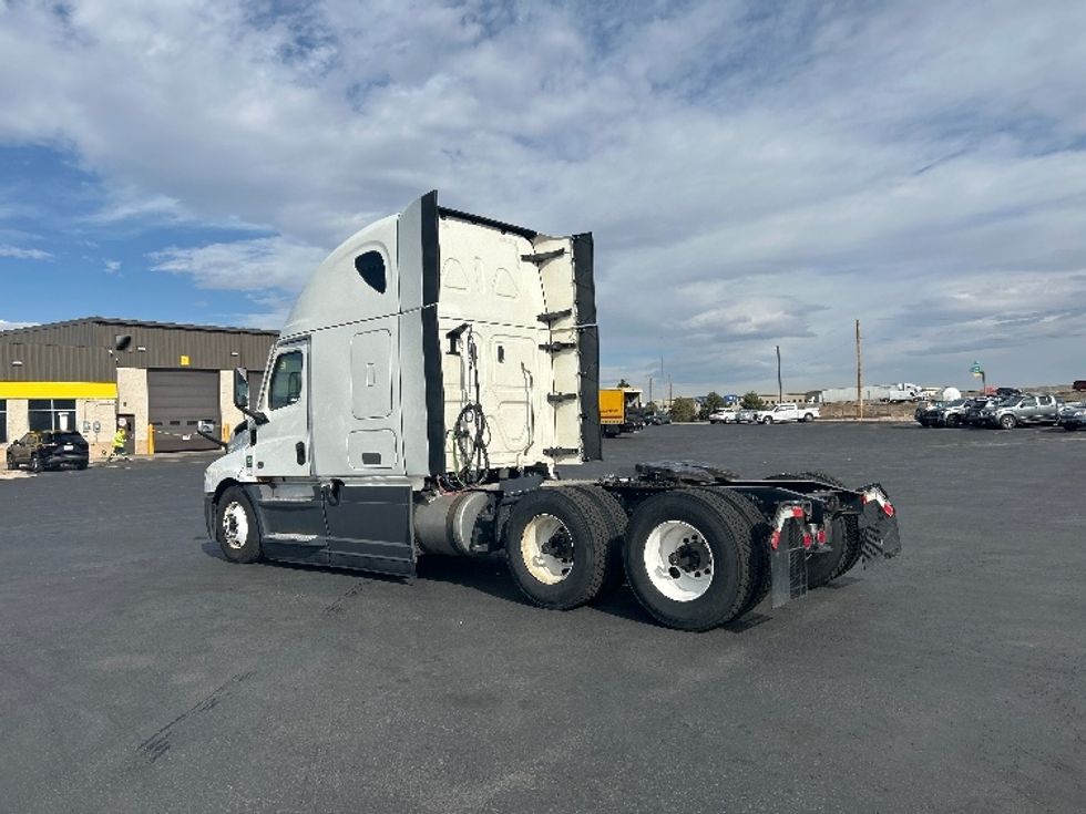 Sleeper Tractor-Heavy Duty Tractors-Freightliner-2023-T12664ST-Denver-CO-540,774\n\t\tmiles-$ 74,750 - Image 5