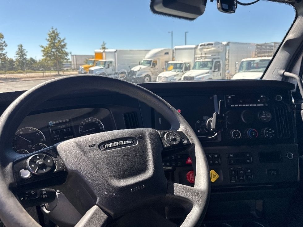 Sleeper Tractor-Heavy Duty Tractors-Freightliner-2023-T12664ST-Denver-CO-740,792\n\t\tmiles-$ 62,000 - Image 10
