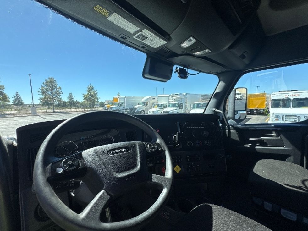 Sleeper Tractor-Heavy Duty Tractors-Freightliner-2023-T12664ST-Denver-CO-740,792\n\t\tmiles-$ 62,000 - Image 11