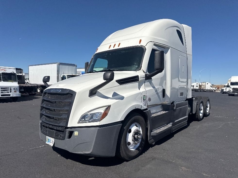 Sleeper Tractor-Heavy Duty Tractors-Freightliner-2023-T12664ST-Denver-CO-740,792\n\t\tmiles-$ 62,000 - Image 3