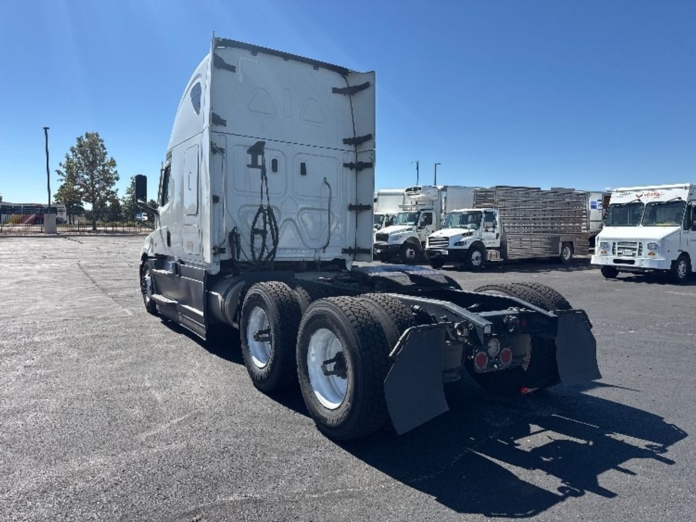 Sleeper Tractor-Heavy Duty Tractors-Freightliner-2023-T12664ST-Denver-CO-740,792\n\t\tmiles-$ 62,000 - Image 5
