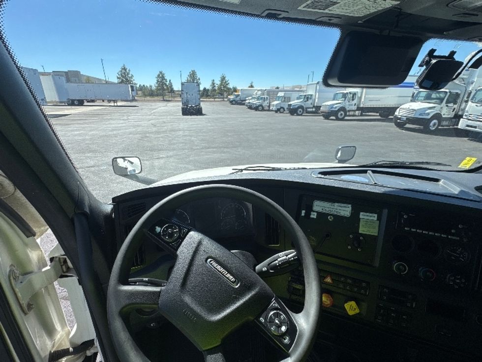 Sleeper Tractor-Heavy Duty Tractors-Freightliner-2023-T12664ST-Denver-CO-884,296\n\t\tmiles-$ 47,000 - Image 10