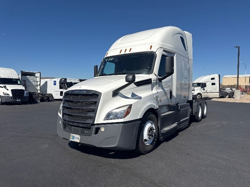 Sleeper Tractor-Heavy Duty Tractors-Freightliner-2023-T12664ST-Denver-CO-884,296\n\t\tmiles-$ 47,000 - Image 3