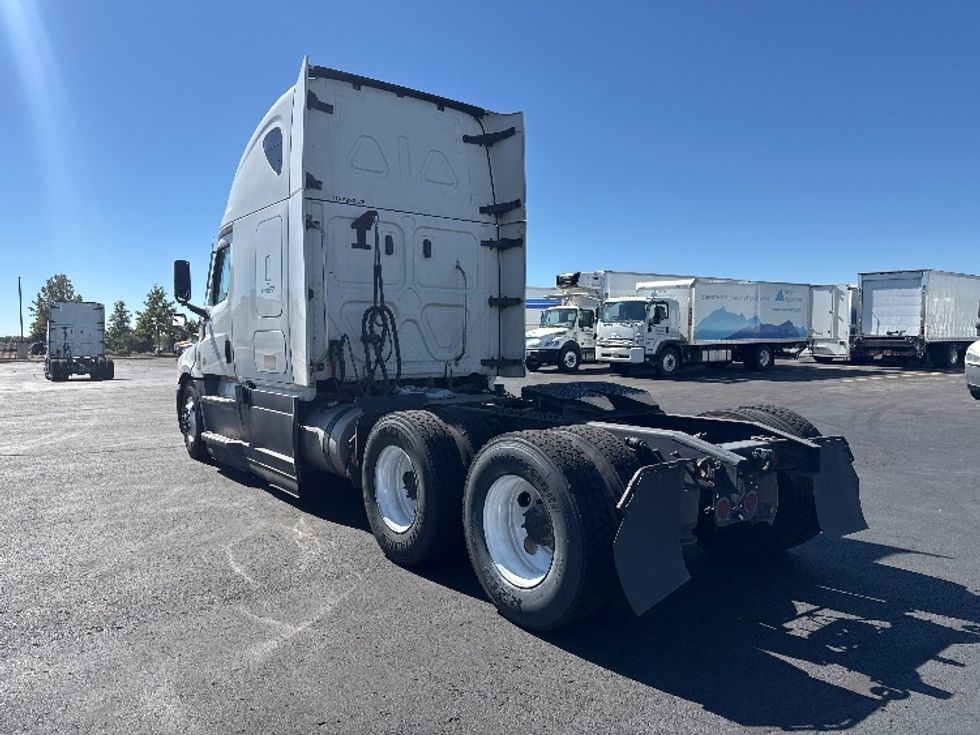 Sleeper Tractor-Heavy Duty Tractors-Freightliner-2023-T12664ST-Denver-CO-884,296\n\t\tmiles-$ 47,000 - Image 5