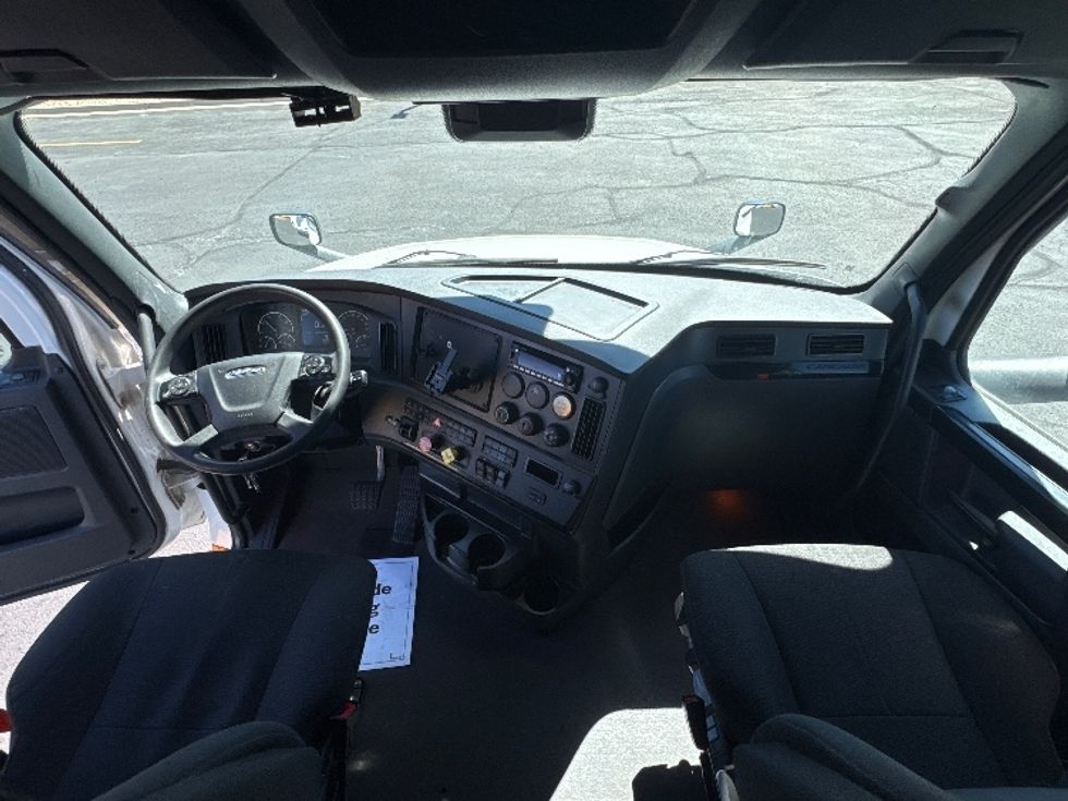 Sleeper Tractor-Heavy Duty Tractors-Freightliner-2023-T12664ST-Denver-CO-889,917\n\t\tmiles-$ 45,500 - Image 12