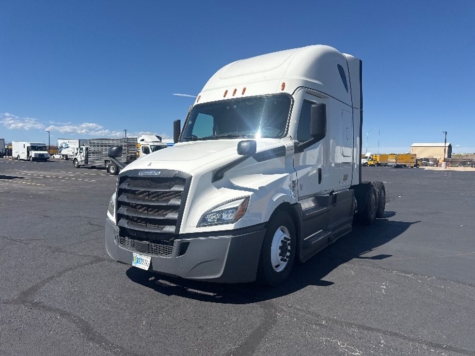 Sleeper Tractor-Heavy Duty Tractors-Freightliner-2023-T12664ST-Denver-CO-889,917\n\t\tmiles-$ 45,500 - Image 3