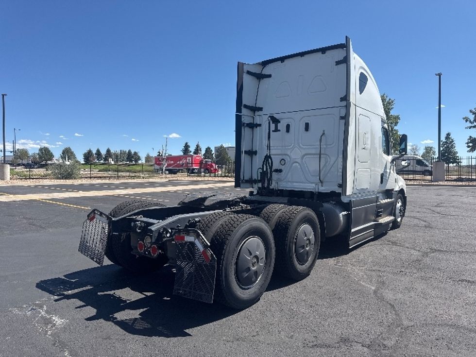 Sleeper Tractor-Heavy Duty Tractors-Freightliner-2023-T12664ST-Denver-CO-889,917\n\t\tmiles-$ 45,500 - Image 7