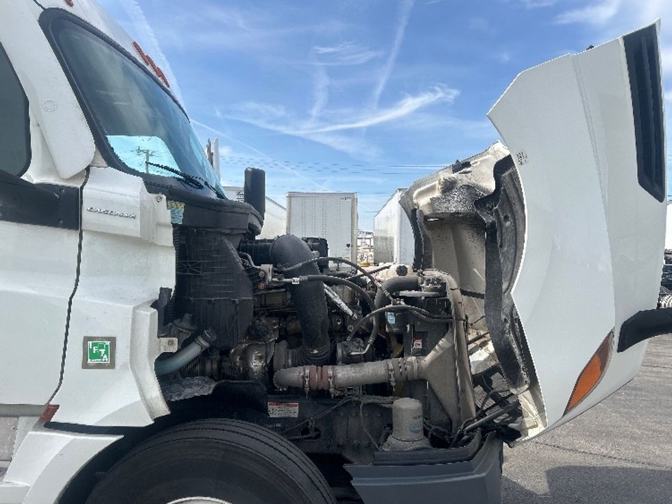 Sleeper Tractor-Heavy Duty Tractors-Freightliner-2023-T12664ST-East Chicago-IN-538,414\n\t\tmiles-$ 67,000 - Image 20