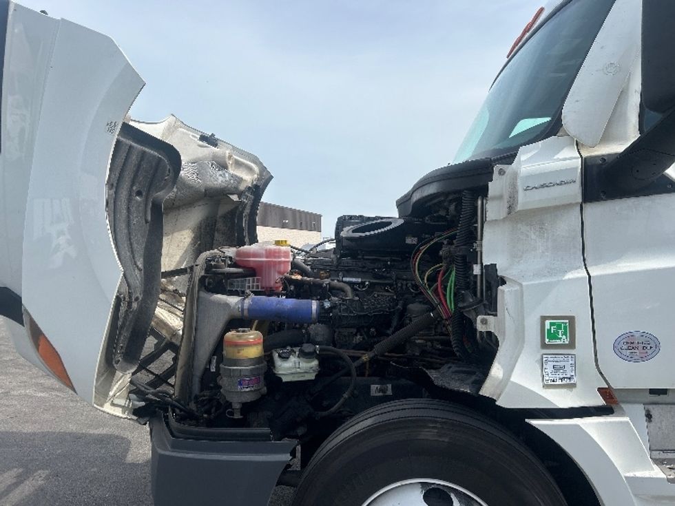 Sleeper Tractor-Heavy Duty Tractors-Freightliner-2023-T12664ST-East Chicago-IN-538,414\n\t\tmiles-$ 67,000 - Image 21