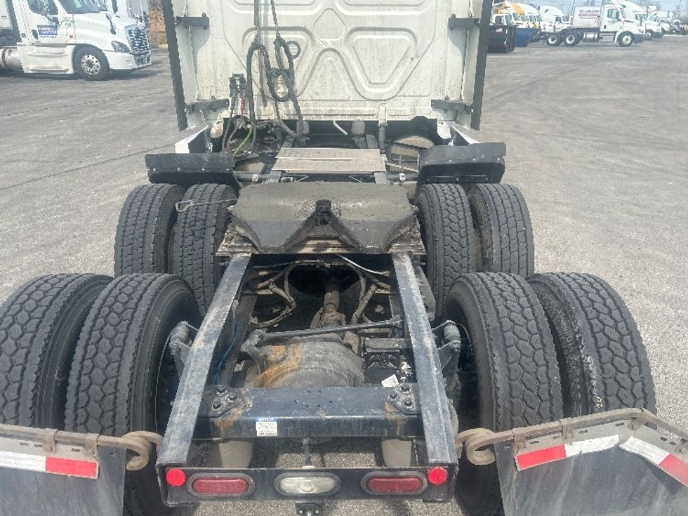 Sleeper Tractor-Heavy Duty Tractors-Freightliner-2023-T12664ST-East Chicago-IN-538,414\n\t\tmiles-$ 67,000 - Image 6