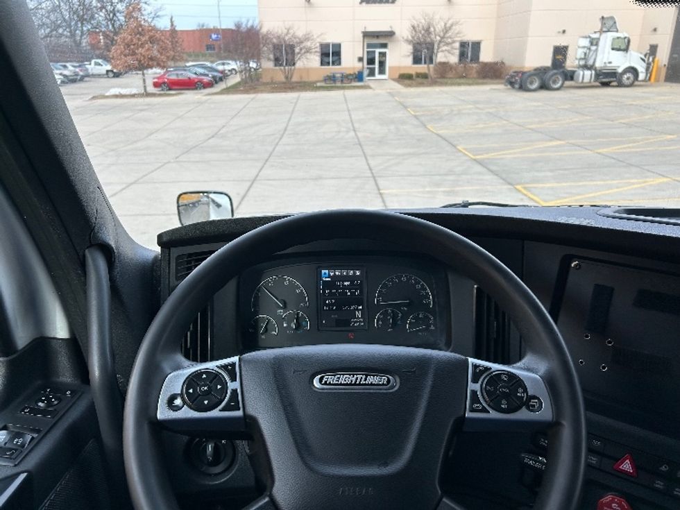 Sleeper Tractor-Heavy Duty Tractors-Freightliner-2023-T12664ST-East Chicago-IN-573,877\n\t\tmiles-$ 64,000 - Image 11