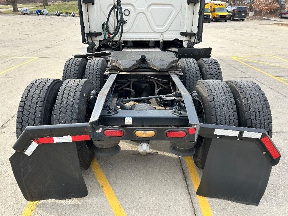 Sleeper Tractor-Heavy Duty Tractors-Freightliner-2023-T12664ST-East Chicago-IN-573,877\n\t\tmiles-$ 64,000 - Image 6