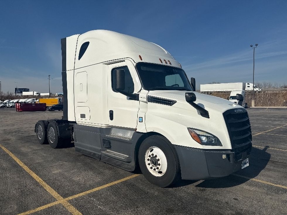 Sleeper Tractor-Heavy Duty Tractors-Freightliner-2023-T12664ST-East Chicago-IN-638,007\n\t\tmiles-$ 54,250 - Image 1